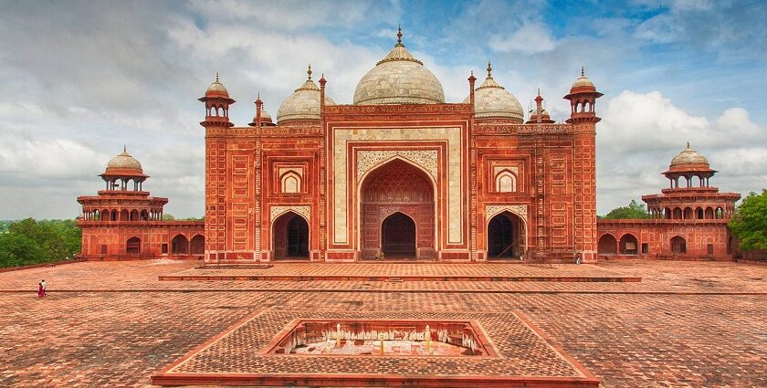 Best 5 Nights 6 Days Amazing Golden Triangle Tour Package